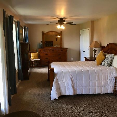 A Mighty Oak B&B Pilot Mountain Exterior photo