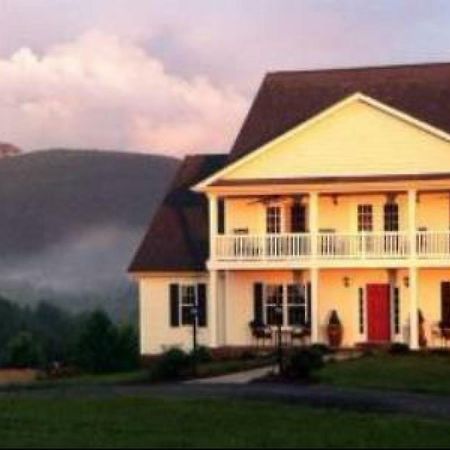 A Mighty Oak B&B Pilot Mountain Exterior photo