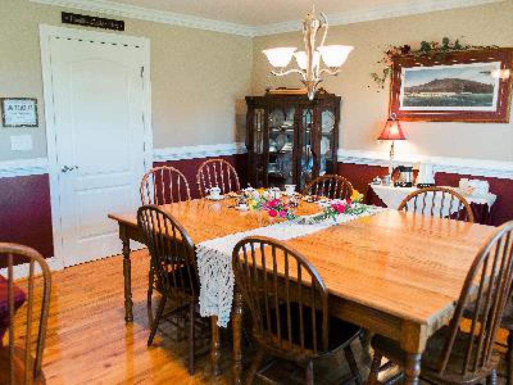 A Mighty Oak B&B Pilot Mountain Exterior photo